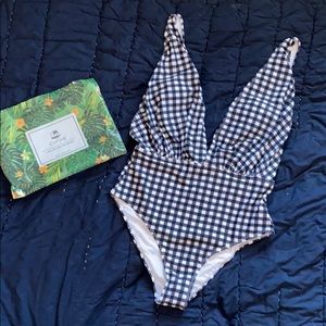 CUPSHE one piece bathing suit